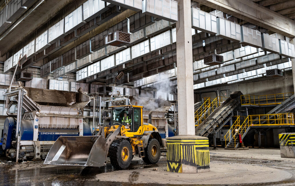 Njord Clean Air industriella luftrenare vid förbränningsanläggning för alternativa bränslen, Heidelberg Materials på Gotland.